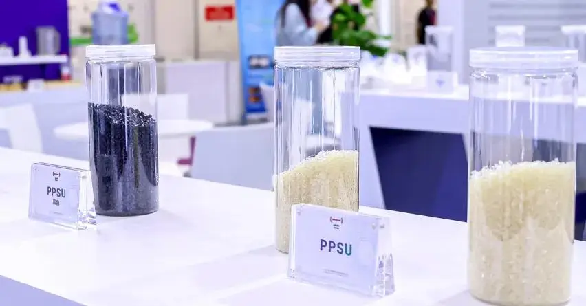 İtfaiyeci Kask Vizörlerinin Malzemesinin Açıklanması: PPSU ve PSU'nun Olağanüstü Performansı ve Uygulamaları